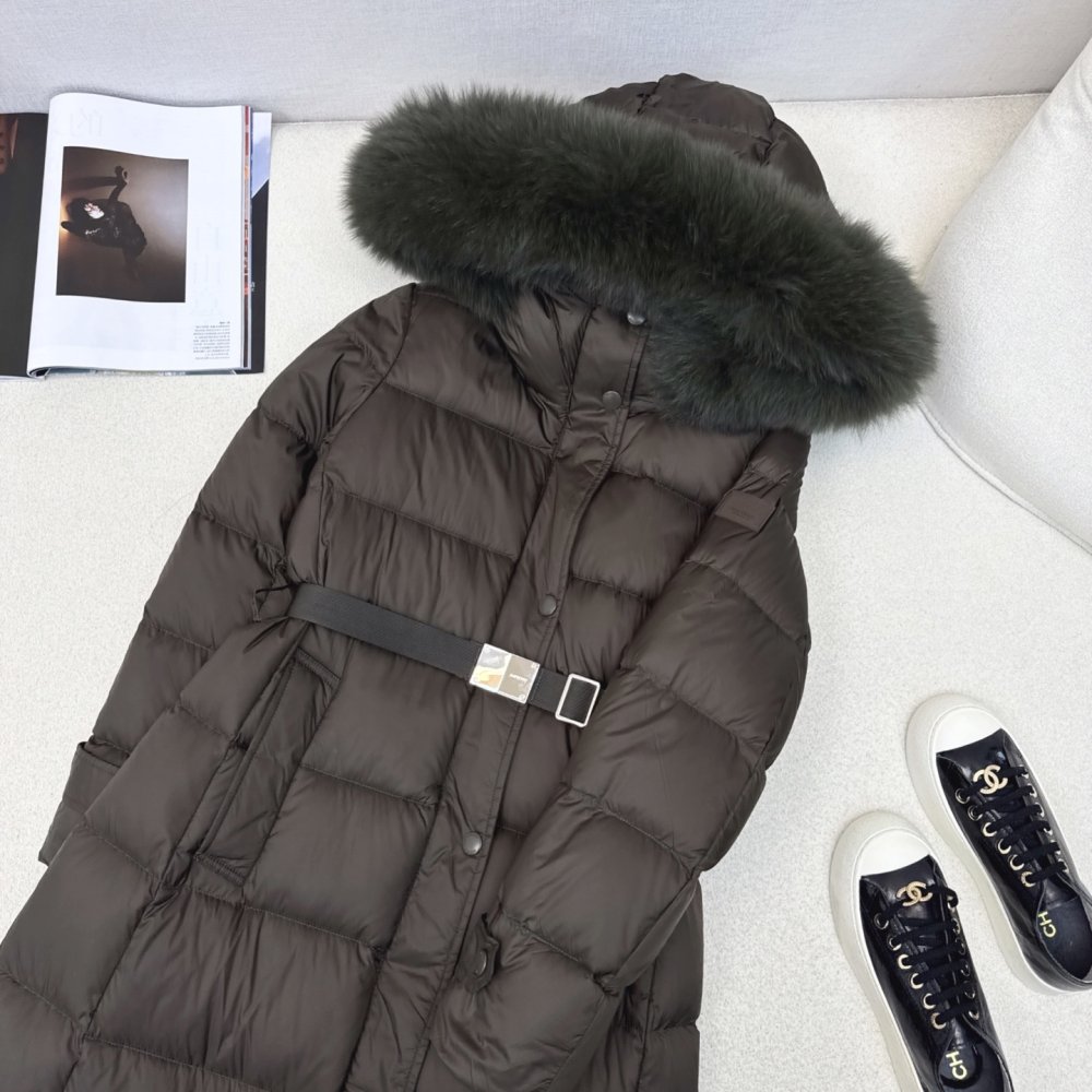 A long Down jacket from fur collar and hood фото 2
