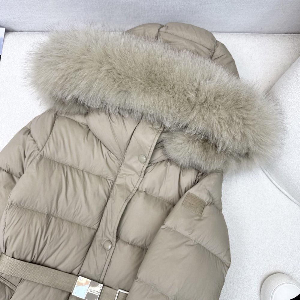 A long Down jacket from fur collar and hood фото 3