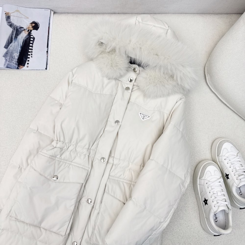 Длинный пуховик женский, воротник капюшона из лисьего меха фото 2