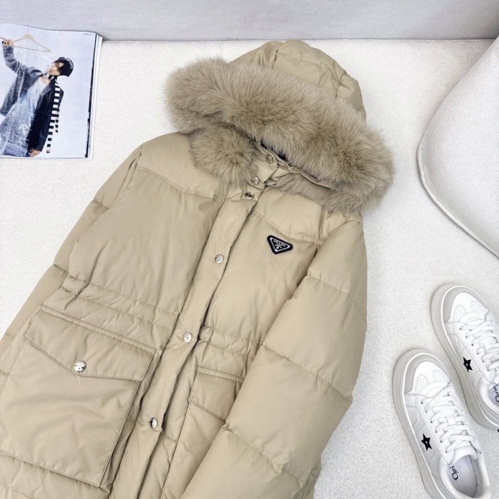 A long Down jacket female, collar hood of fox fur фото 2