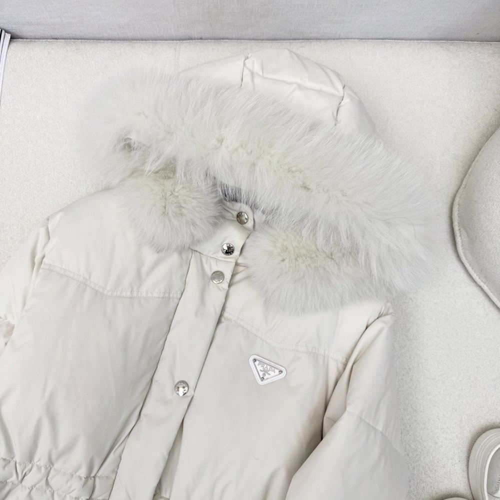 Длинный пуховик женский, воротник капюшона из лисьего меха фото 3