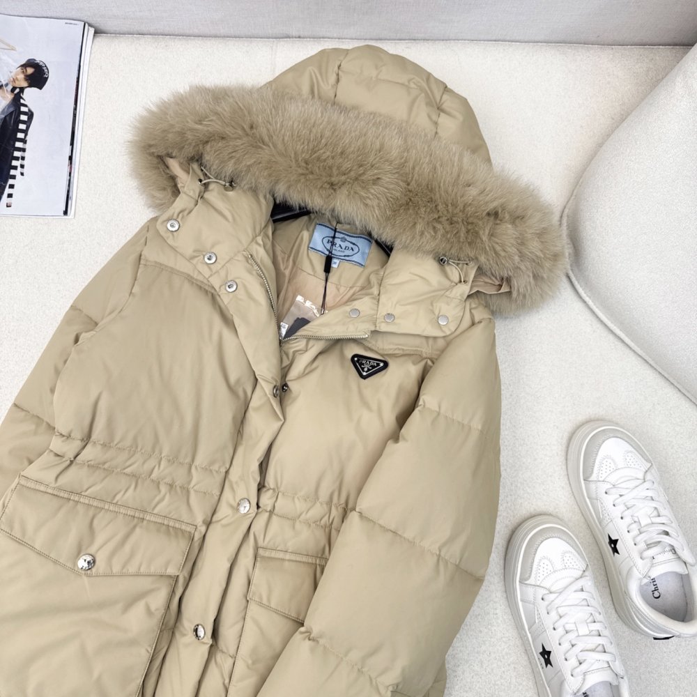 A long Down jacket female, collar hood of fox fur фото 5