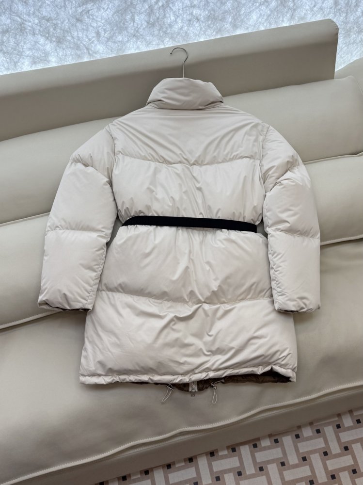 Длинный пуховик женский фото 5