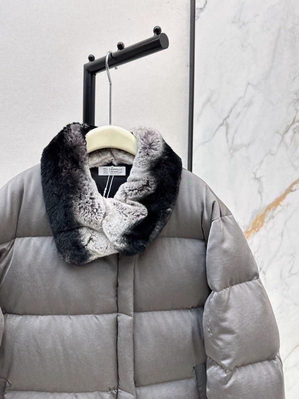 Довгий пуховик жіночий фото 6