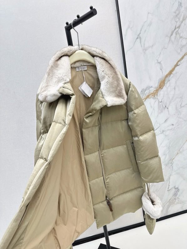 Довгий пуховик жіночий фото 8