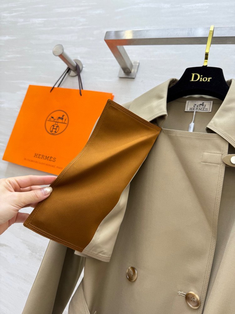 Длинный тренчкот с цветными лацканами фото 4