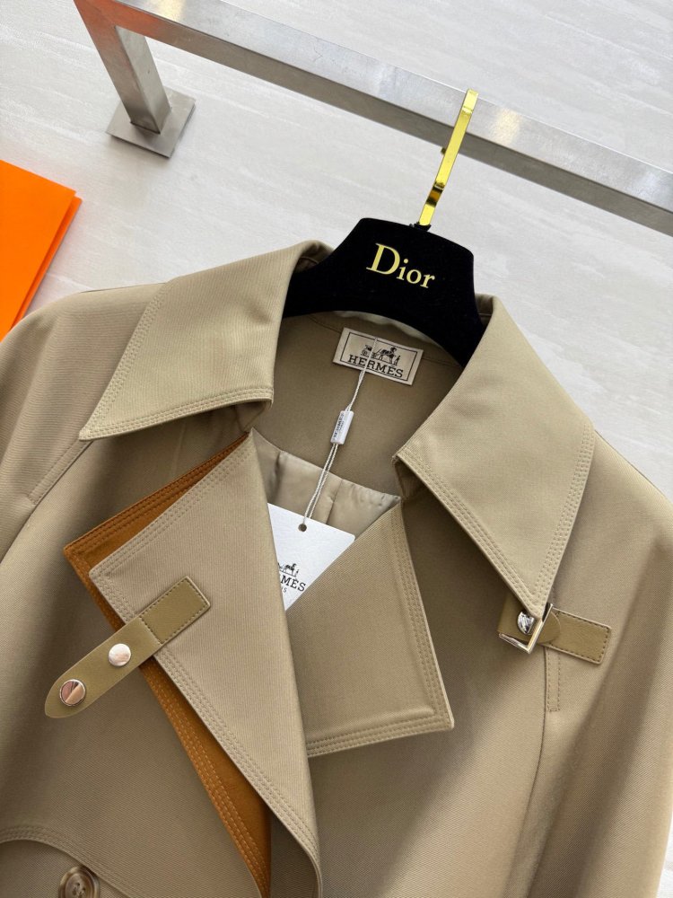 Длинный тренчкот с цветными лацканами фото 6