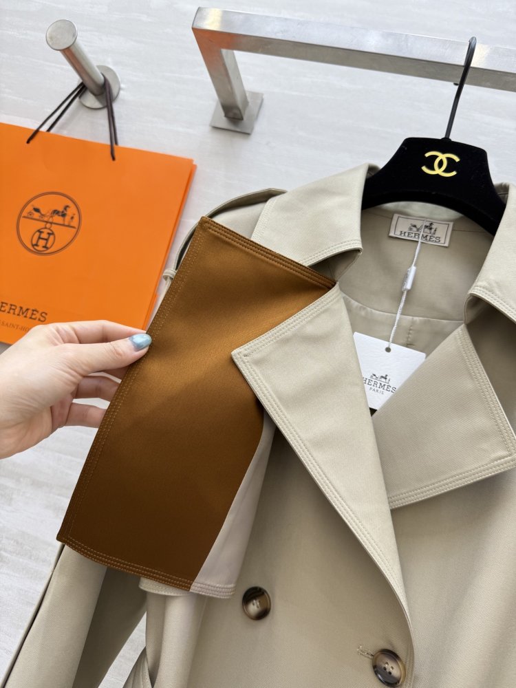 Длинный тренчкот с лацканами фото 4