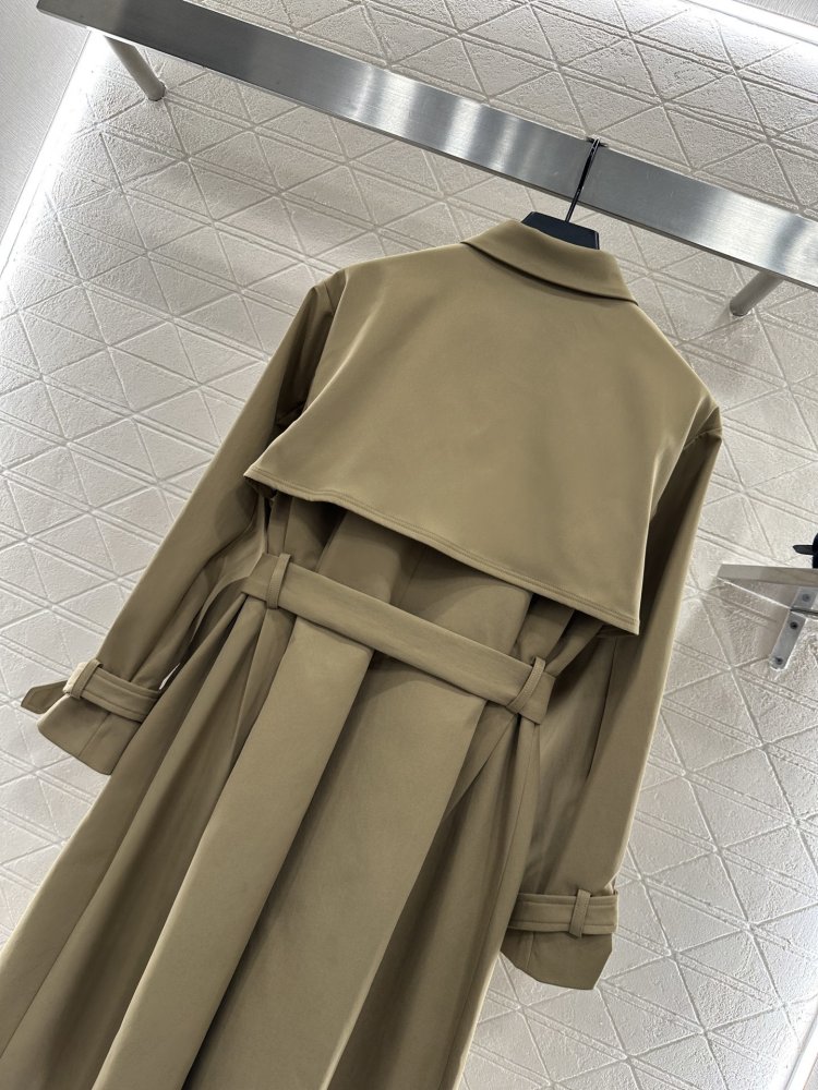 Довгий тренчкот з поясом і вилогами фото 4