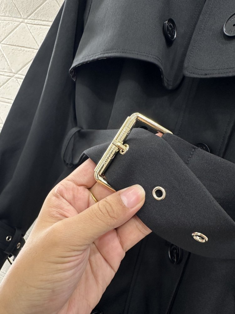 Довгий тренчкот з поясом і вилогами фото 6