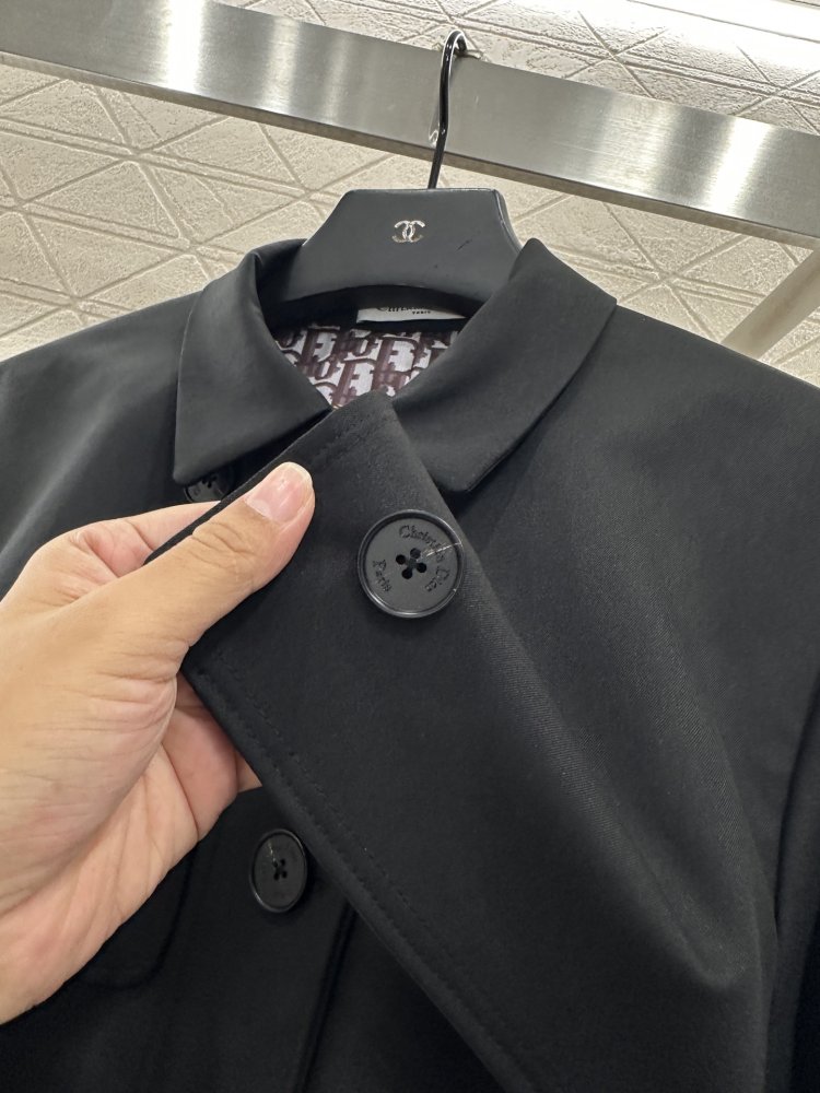 Довгий тренчкот з поясом і вилогами фото 7