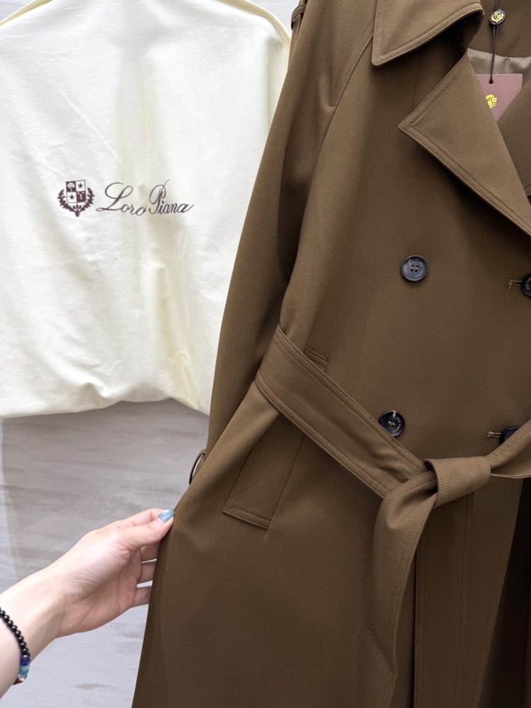 Длинный тренчкот с завязками на талии и лацканами фото 6