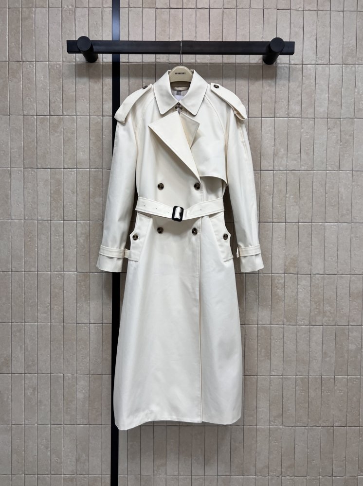 A long trench coat female