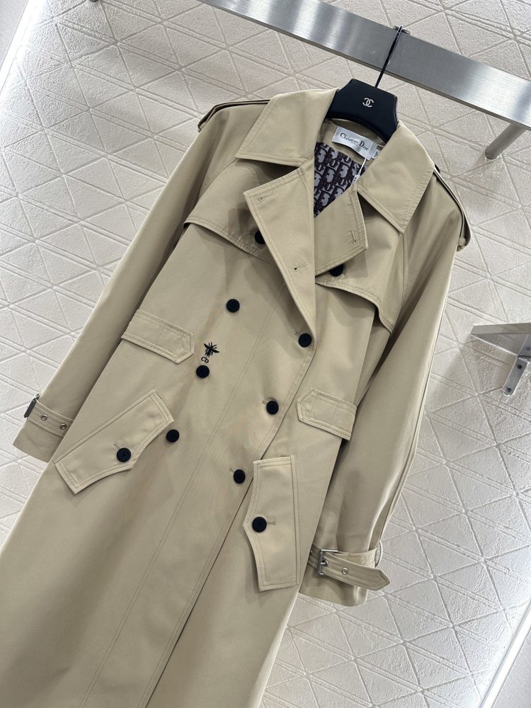 A long trench coat фото 4