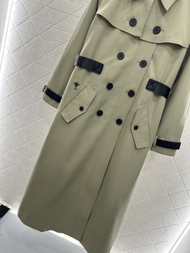 A long trench coat фото 5
