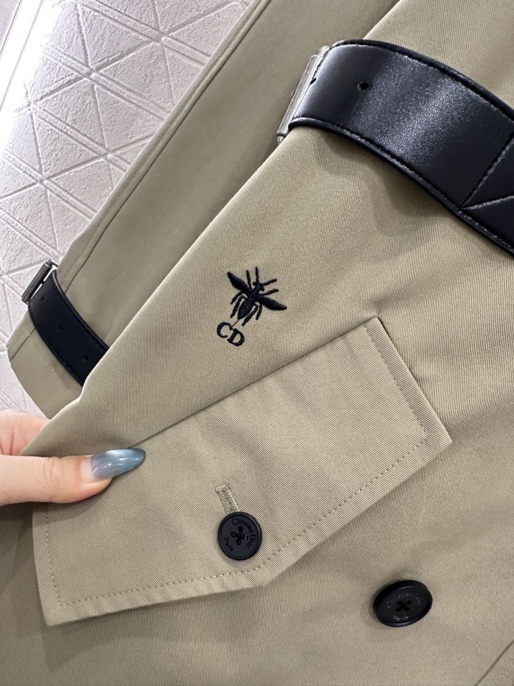 A long trench coat фото 6