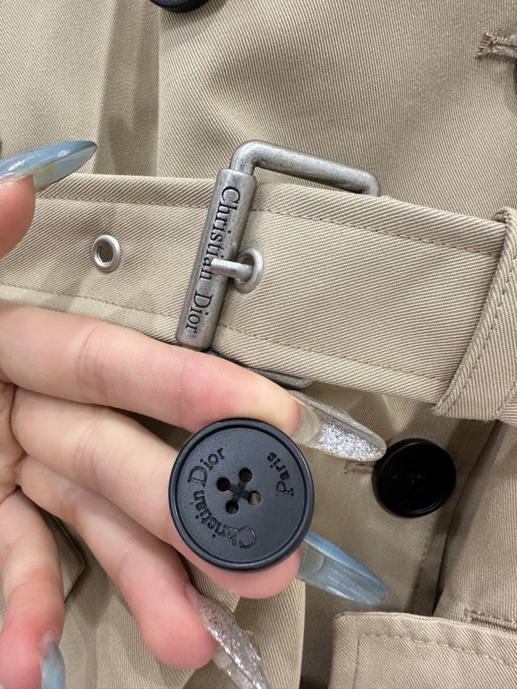 A long trench coat фото 6