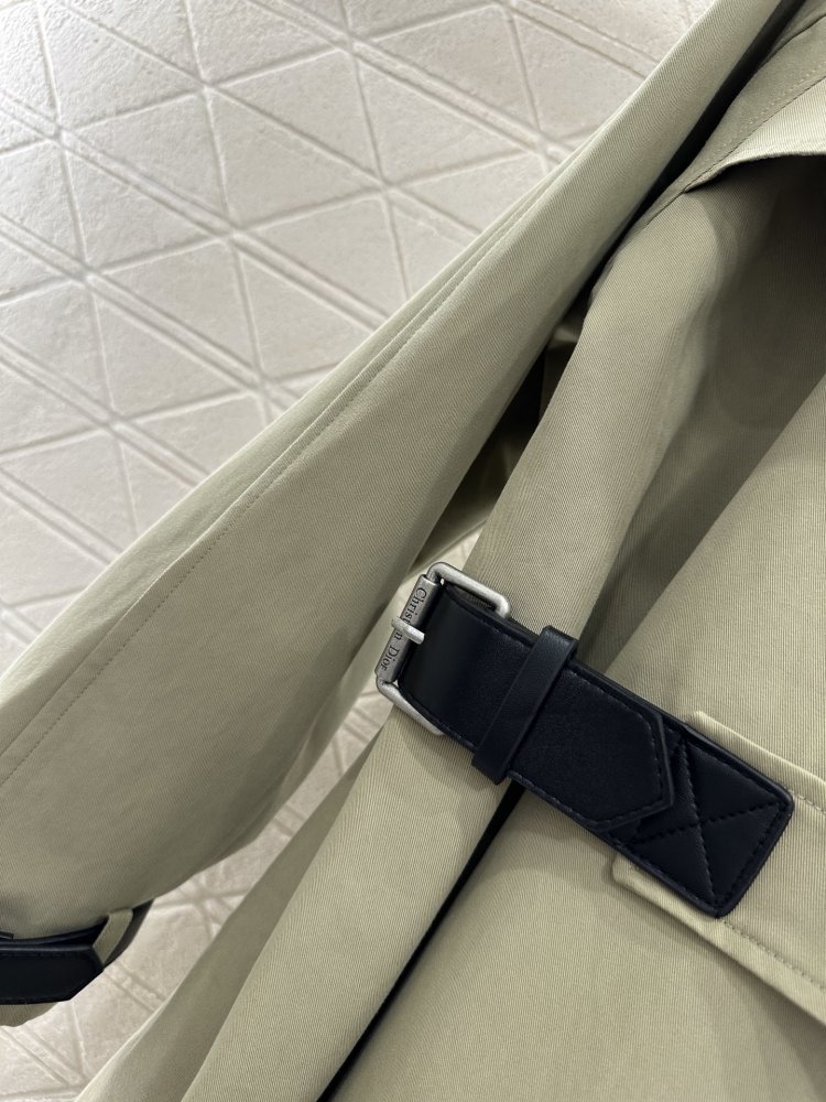 A long trench coat фото 7