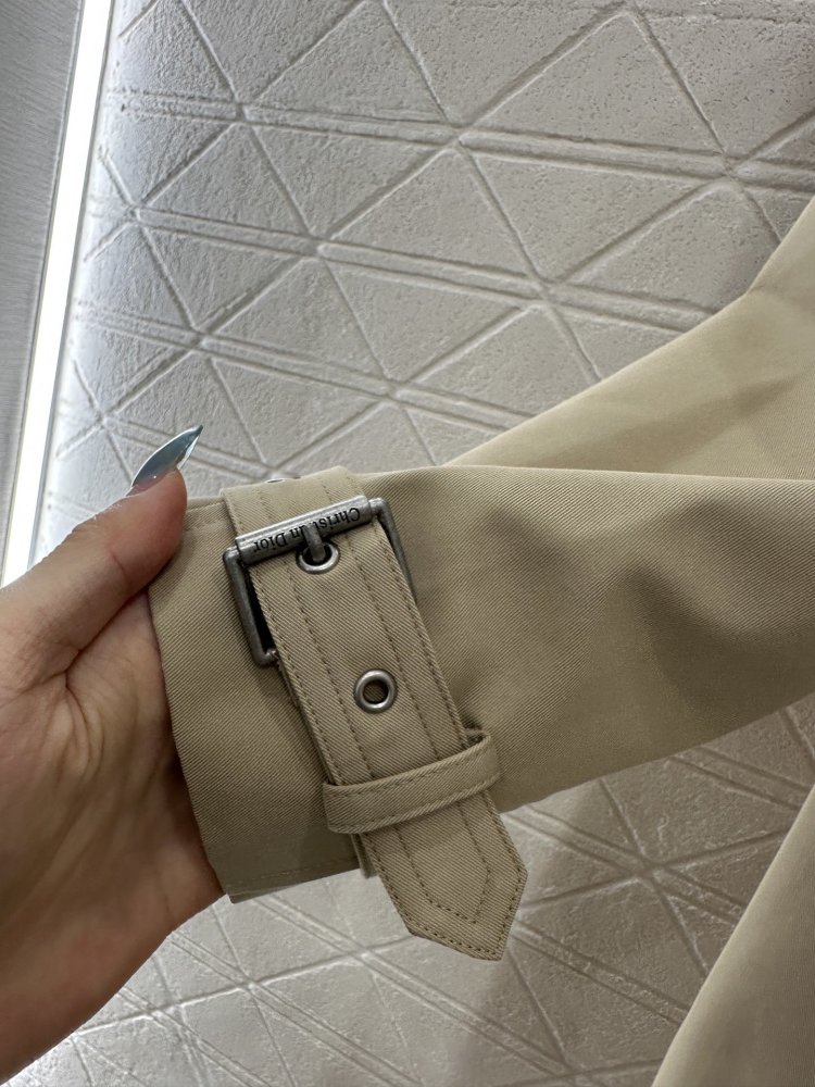 A long trench coat фото 7