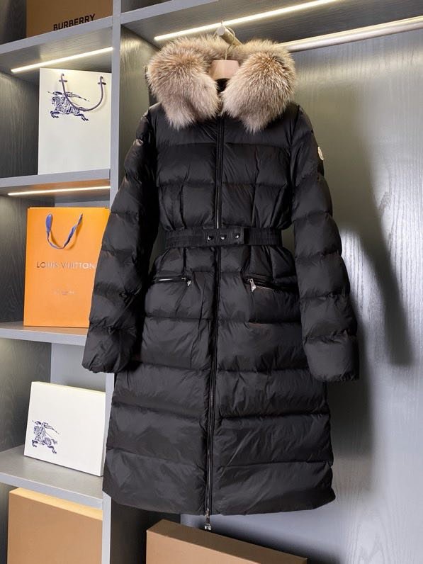 A long female Down jacket from collar of fox fur фото 3