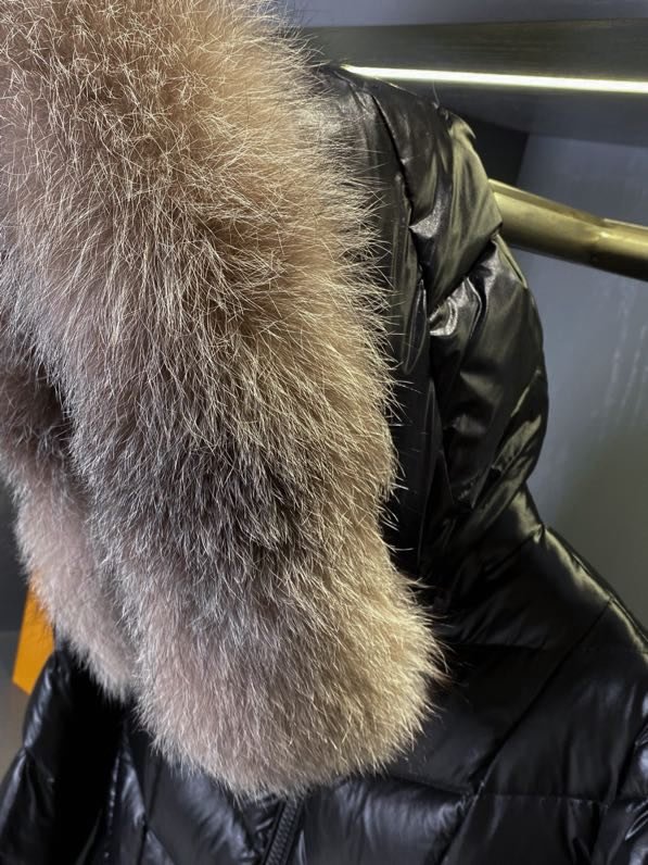 A long female Down jacket from collar of fox fur фото 5