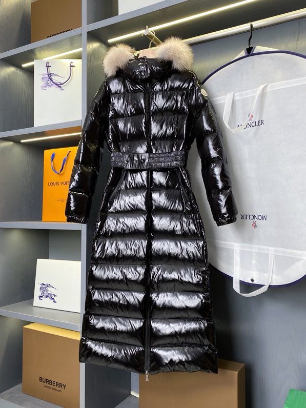 A long female Down jacket from collar of fox fur фото 6