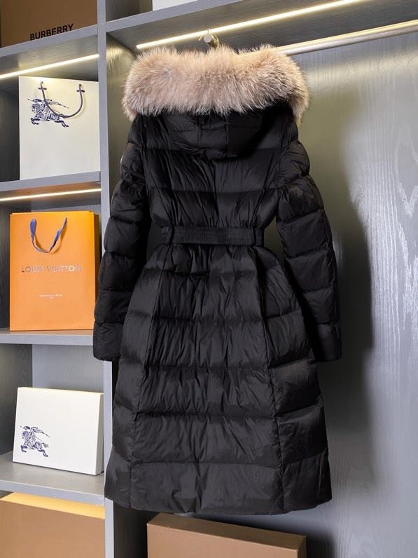 A long female Down jacket from collar of fox fur фото 7