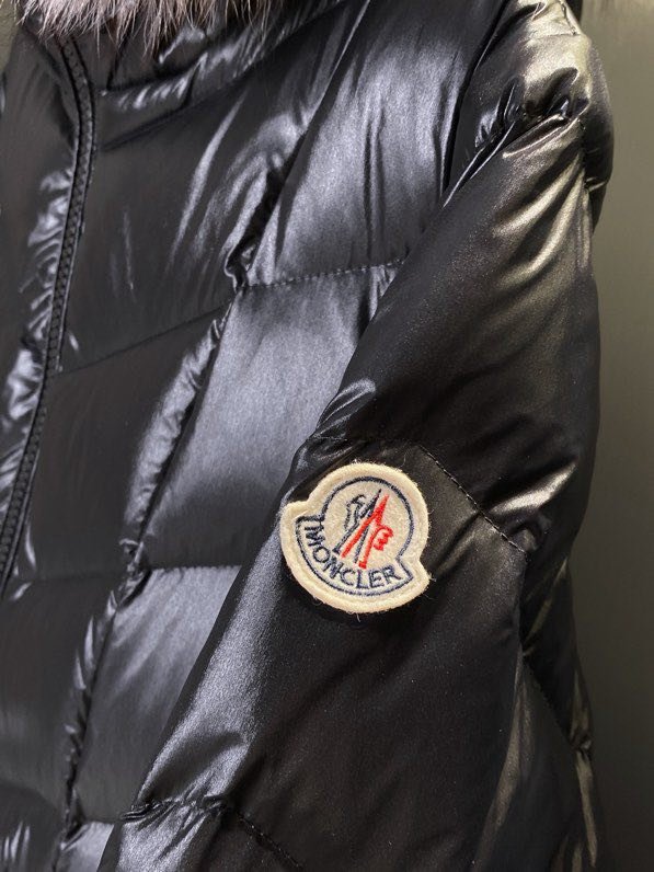 A long female Down jacket from collar of fox fur фото 7