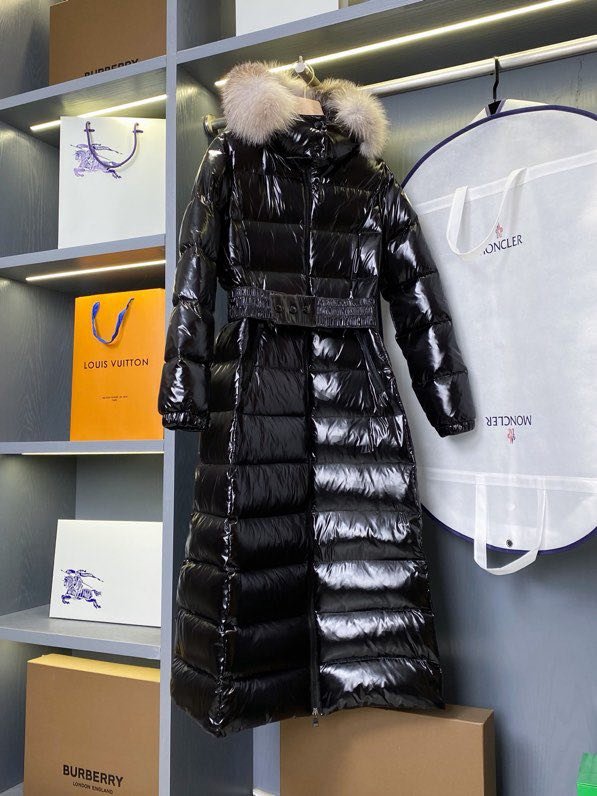 A long female Down jacket from collar of fox fur фото 7