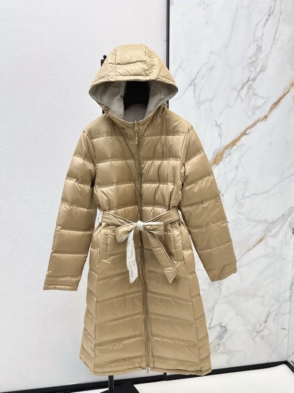 Длинный женский пуховик
