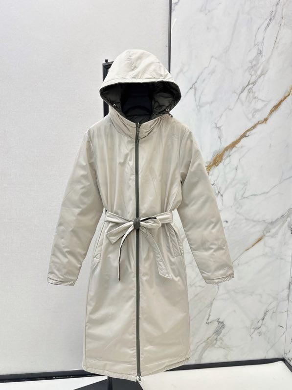 Длинный женский пуховик фото 2