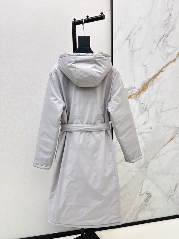 Длинный женский пуховик фото 2