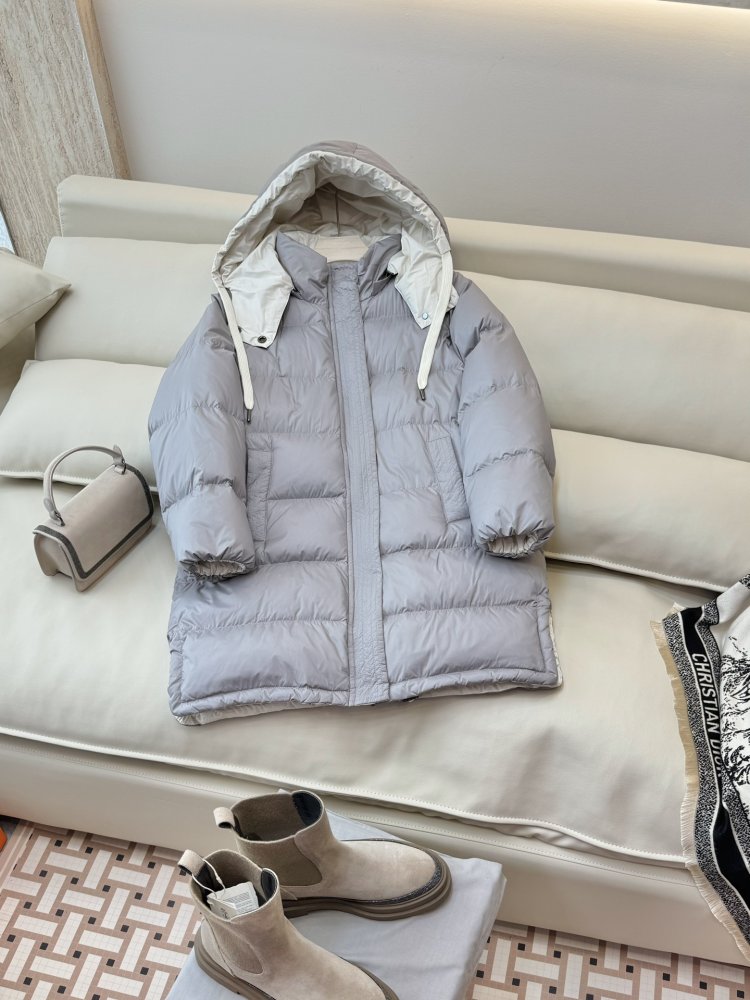 Длинный женский пуховик фото 3