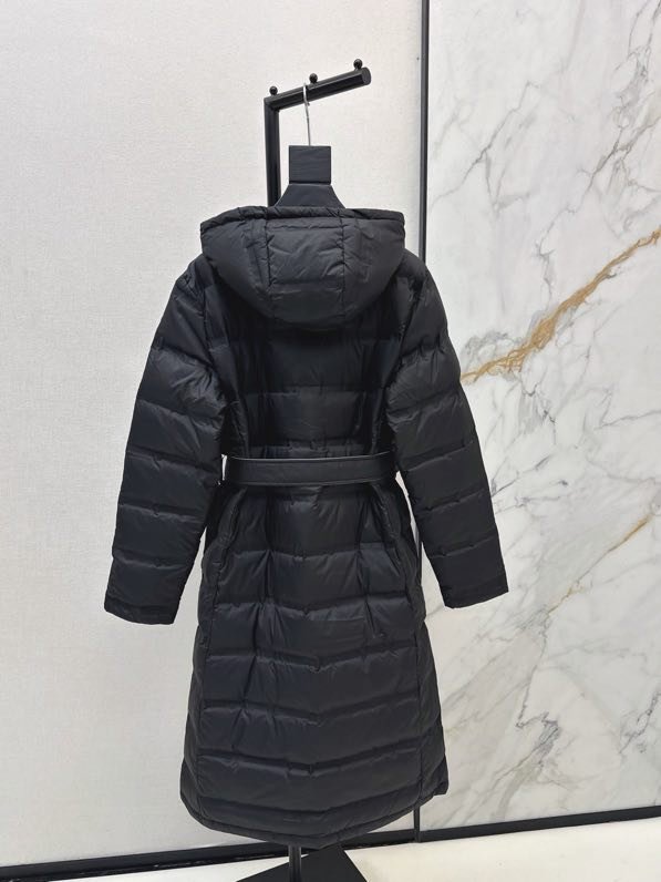 Длинный женский пуховик фото 3