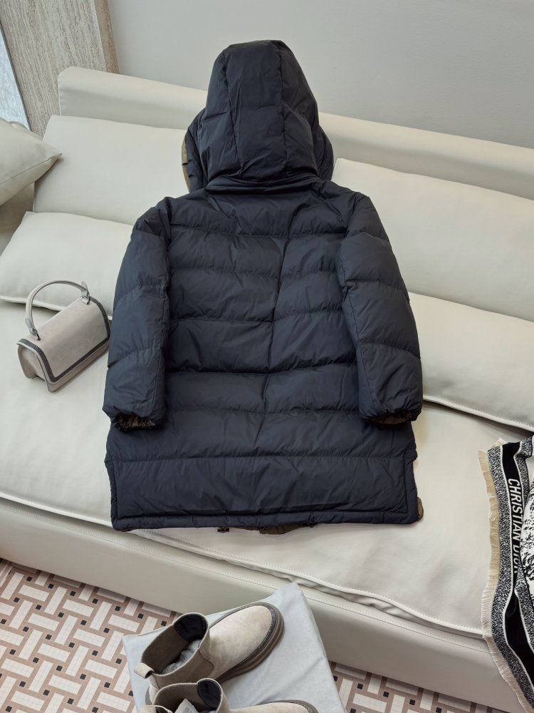 Длинный женский пуховик фото 4