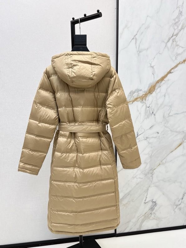 Длинный женский пуховик фото 4