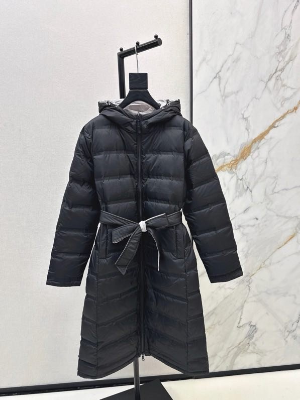 Длинный женский пуховик фото 5