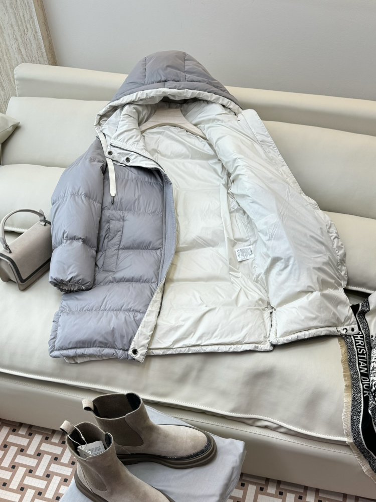 Длинный женский пуховик фото 6