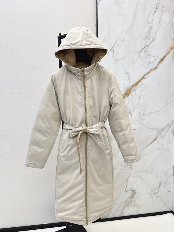 Длинный женский пуховик фото 6