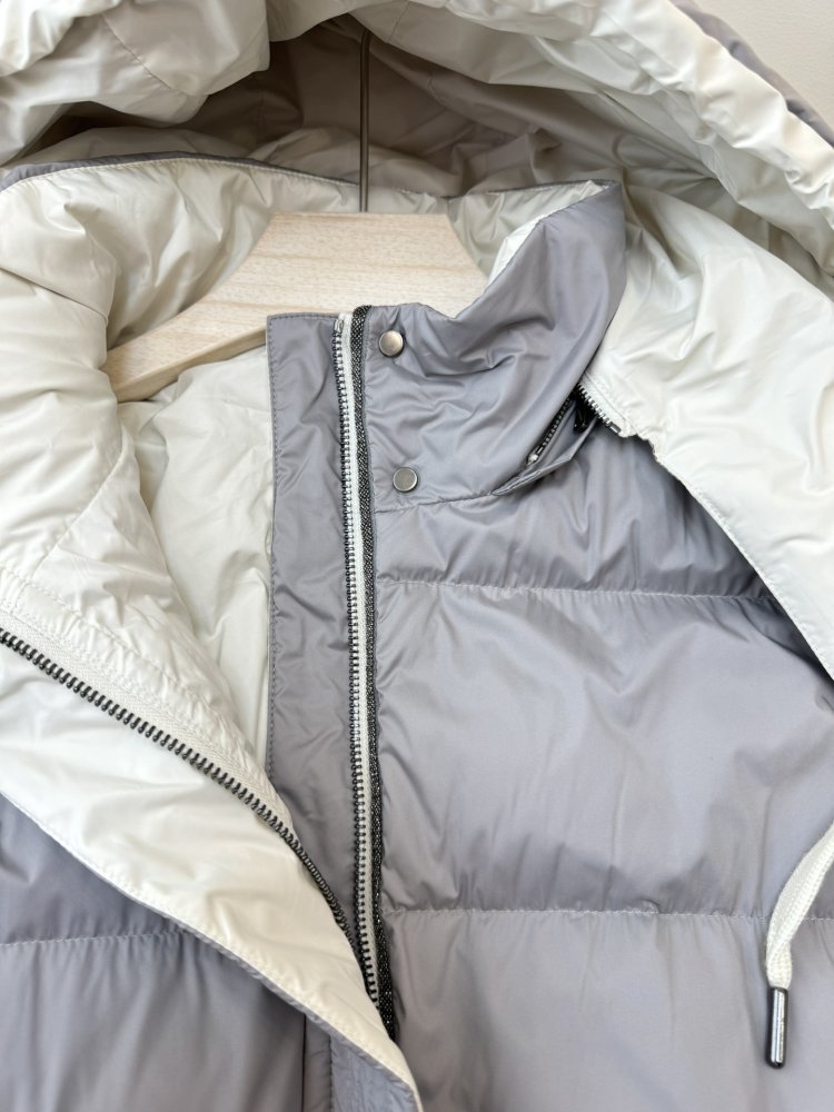 Длинный женский пуховик фото 7