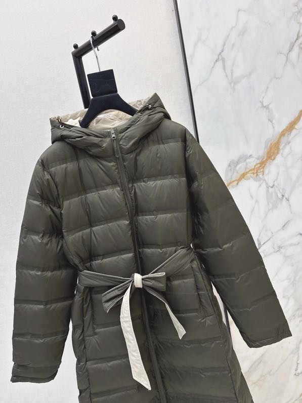 Длинный женский пуховик фото 7