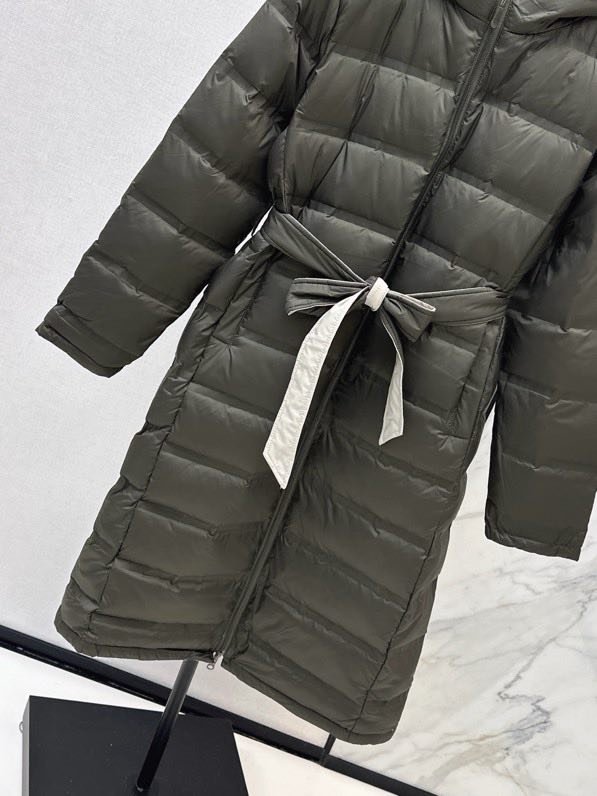 Длинный женский пуховик фото 9