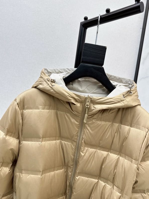 Длинный женский пуховик фото 9