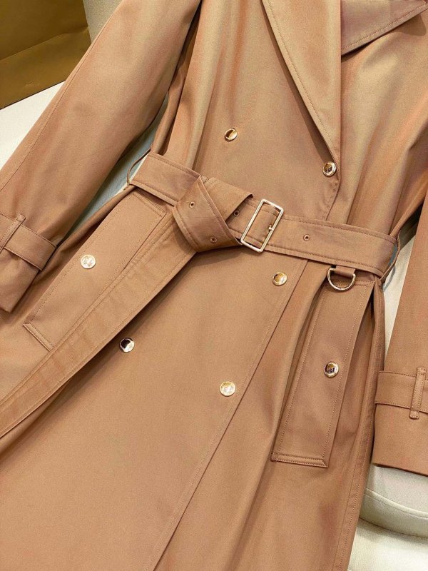 Длинный женский тренч с клетчатым воротником фото 5