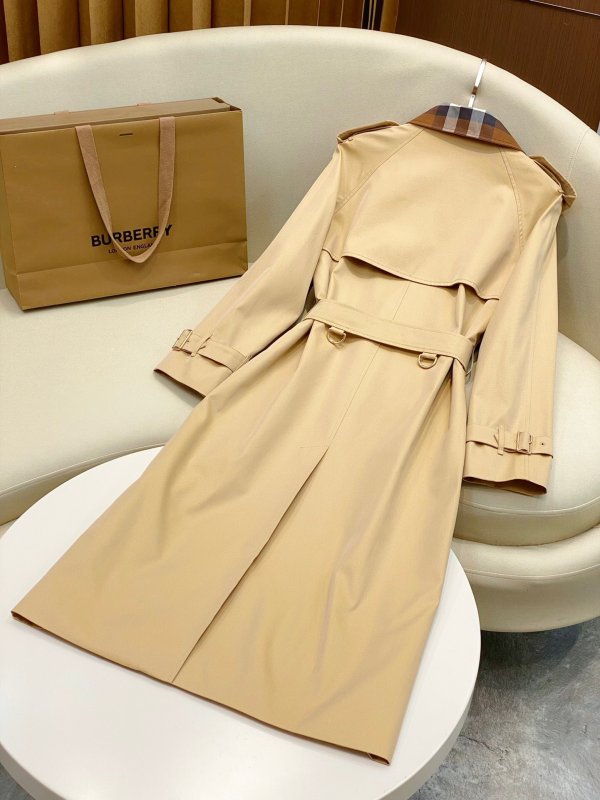 Длинный женский тренч с клетчатым воротником фото 9