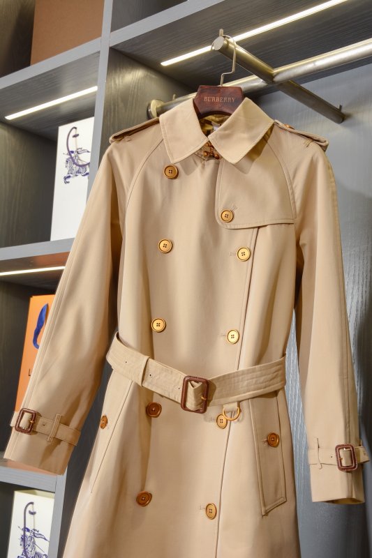 Длинный женский тренч фото 5