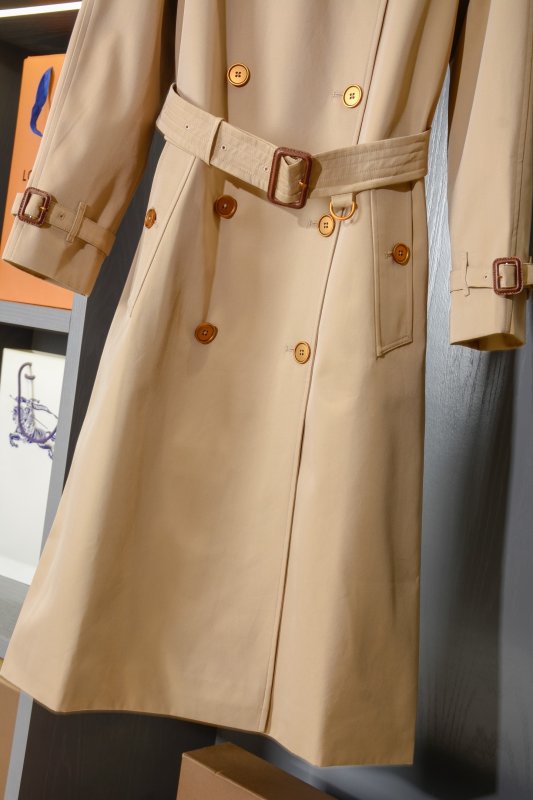 Длинный женский тренч фото 9