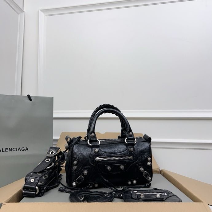 Дорожная кожаная сумка 20 см фото 5