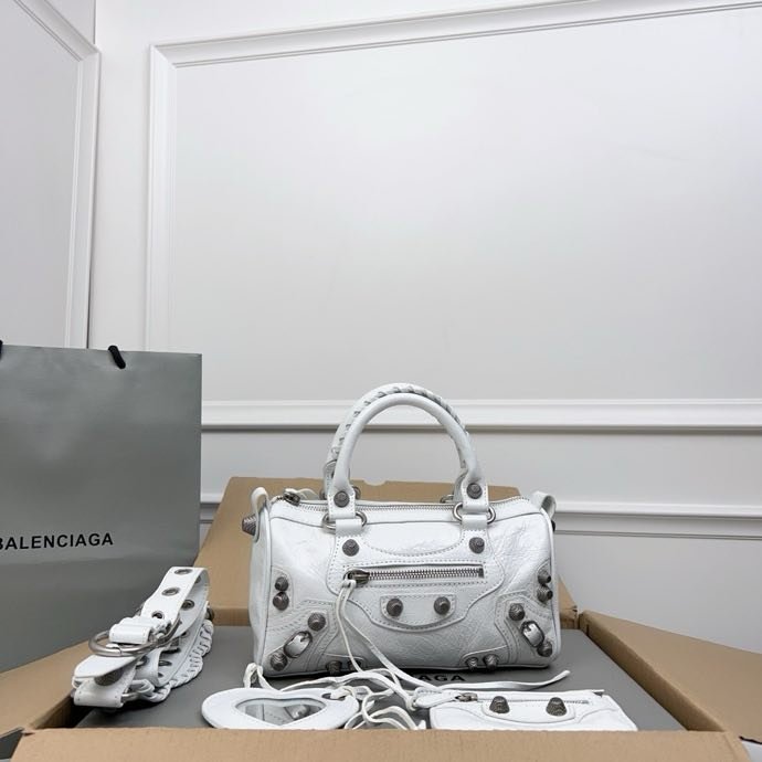 Road a bag women's 20 cm