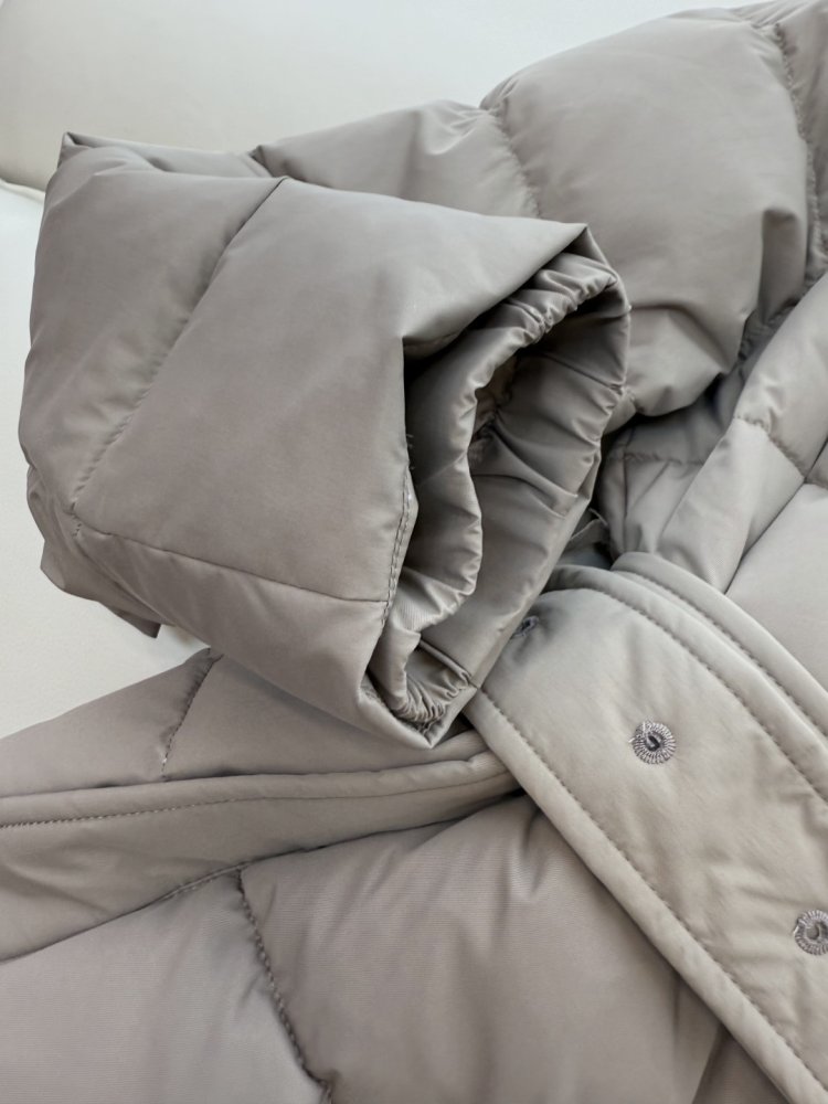 Двубордный короткий пуховик женский фото 8